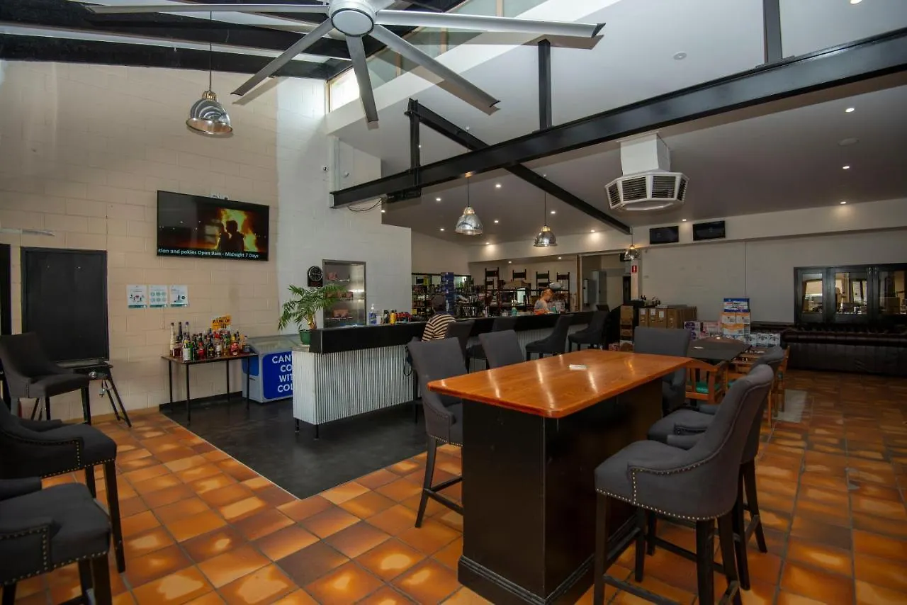 Longreach Most Central Motel 2*,