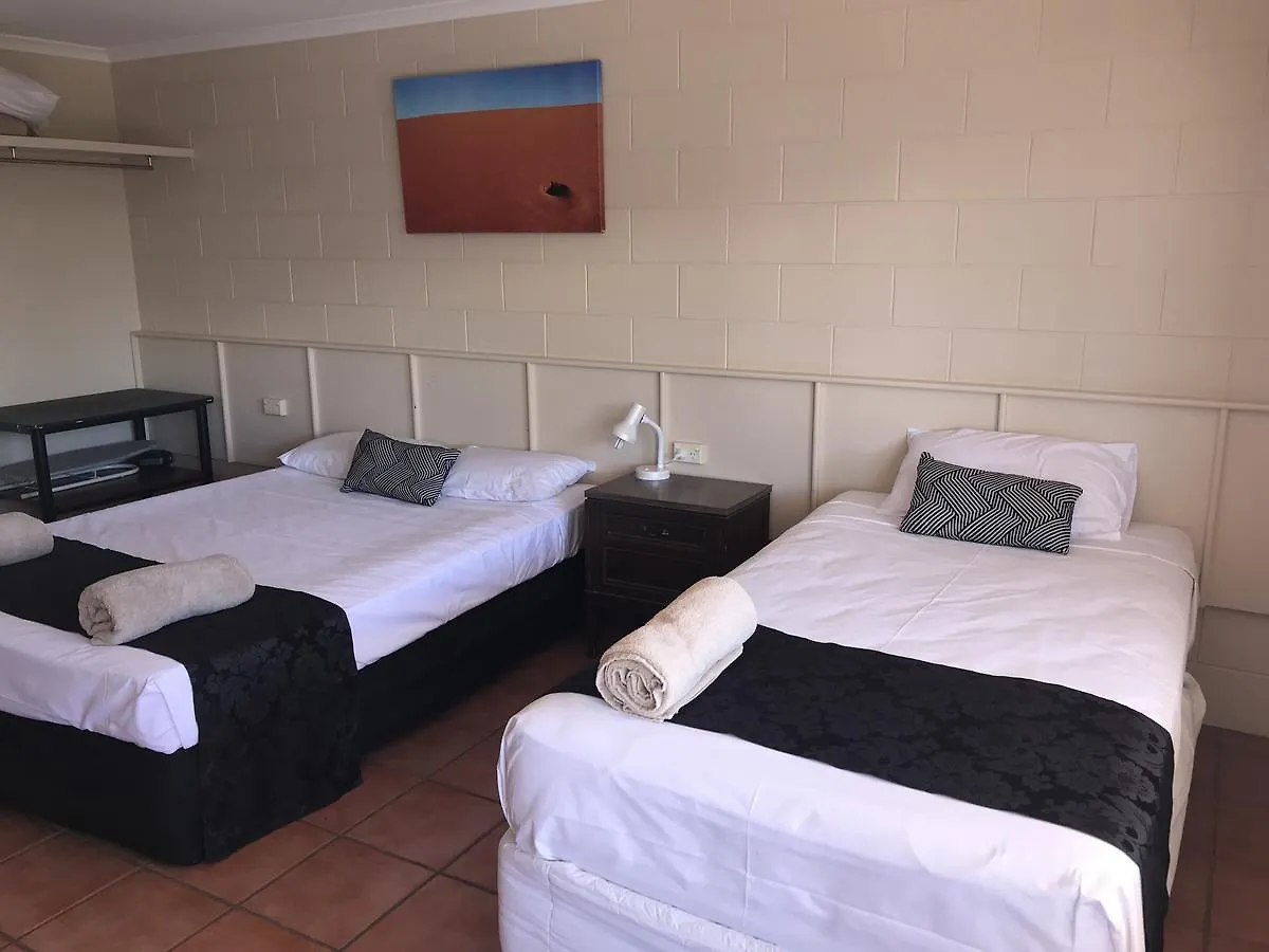 Longreach Most Central Motel 2*,